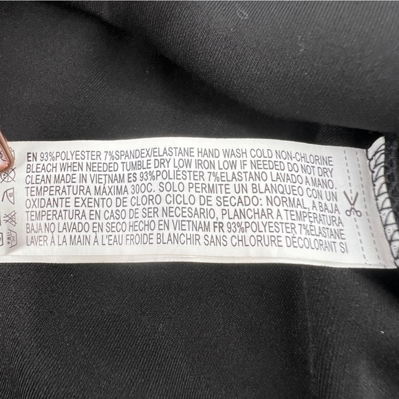 Forever 21 Black V-Neck Short Sleeve Mini Skater Dress Size Small Women’s - Picture 5 of 5